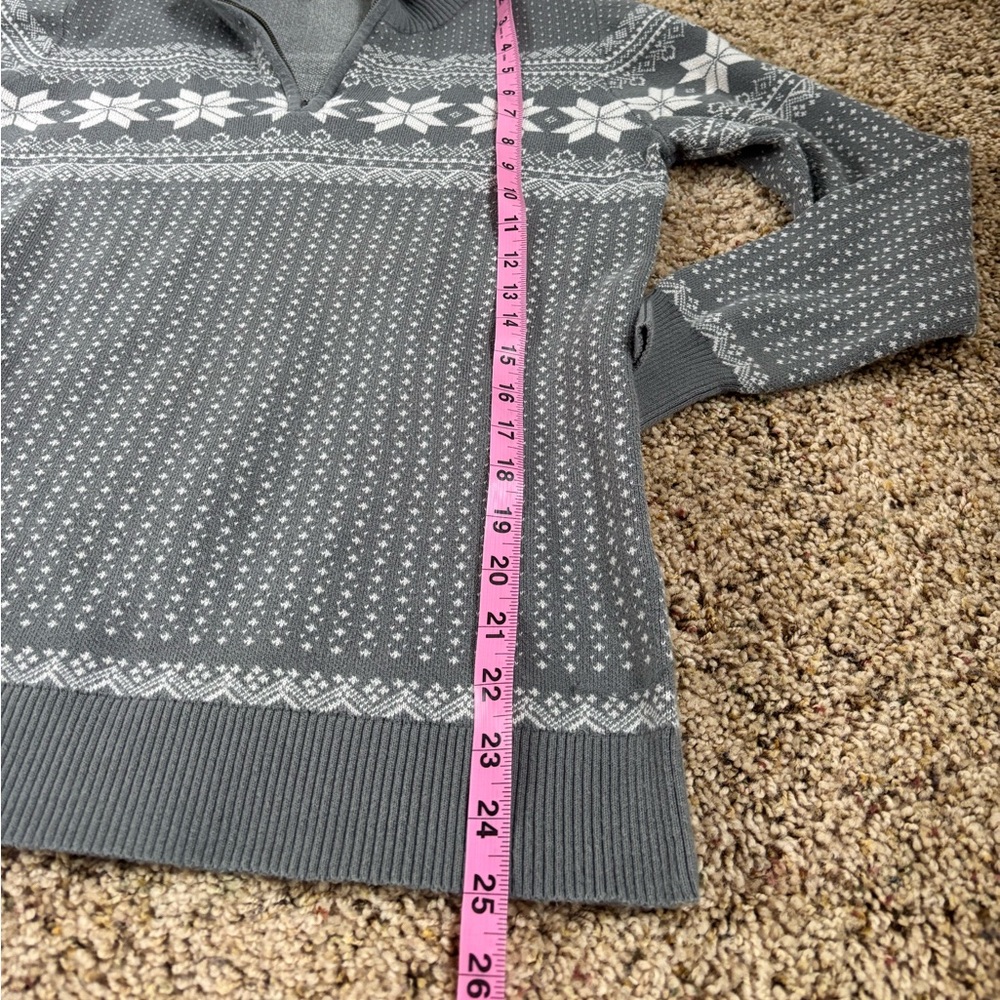 Gray Snowflake Pattern Men's Sweater - image 5